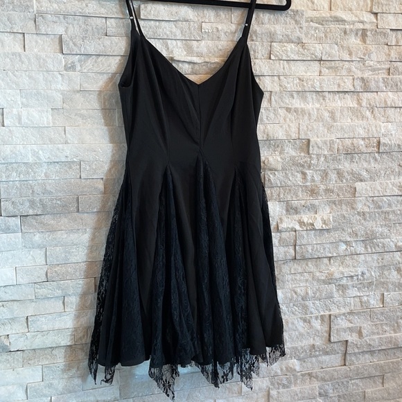 Black Spaghetti Strap Cami Dress with Handkerchief Lace Contrast Flare Dress - Picture 4 of 13